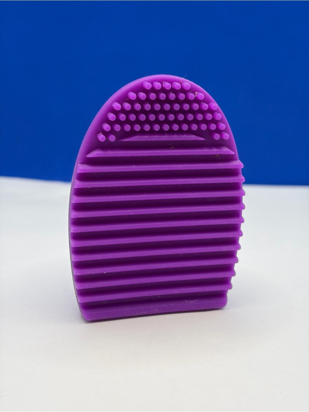 Brushegg Silicone Makeup Brush Cleaning Tool Purple Cosmetic Brush Cleaner